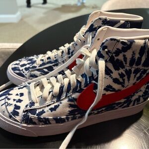 NEW Nike Blazer sneakers - unisex men’s 8.5/women’s size 10
